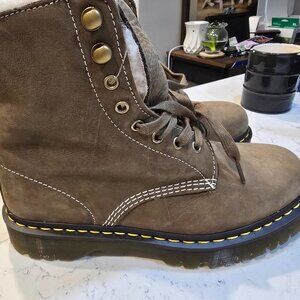 Dr Martens 1460 BEX Fur Lined Butterscotch KHAKI Leather Bex Boots MENS US 10